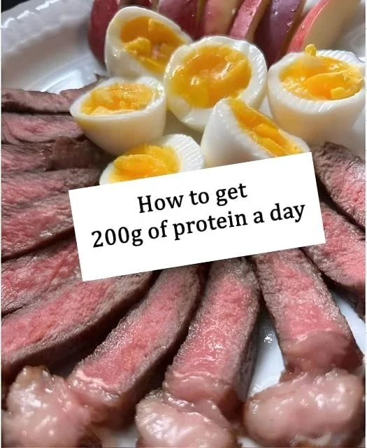It is quite possible to get a daily intake of 200 grams of protein all through a healthy balanced diet! Read more below ⬇️ 2 Healthy foods for daily protein intake of 200 grams